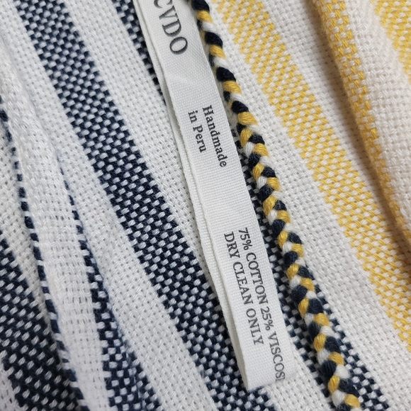 Escvdo Peru Wrap Shawl Women's OS One Size Fringe Striped Yellow Ivory - Picture 3 of 6